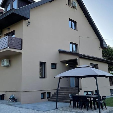Balatonföldvár City Apartman מראה חיצוני תמונה