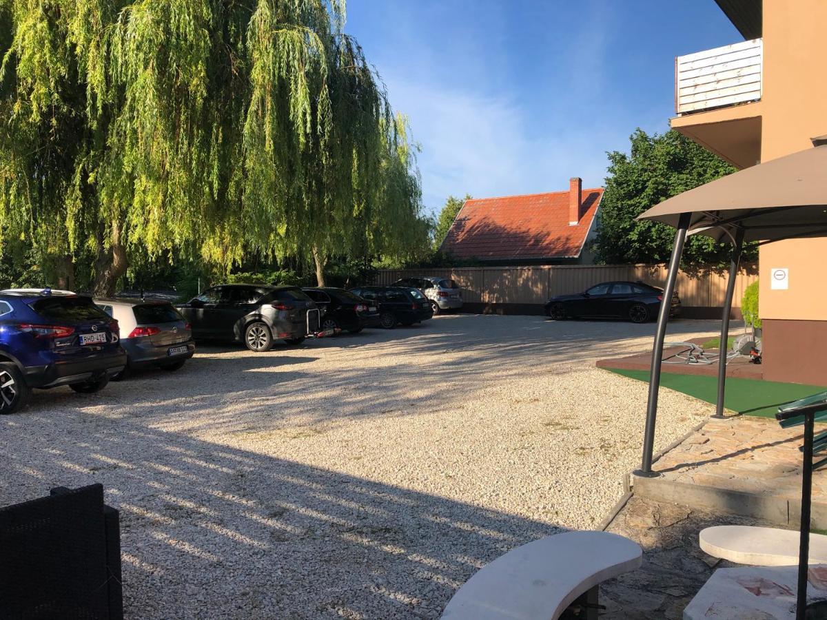 Balatonföldvár City Apartman מראה חיצוני תמונה