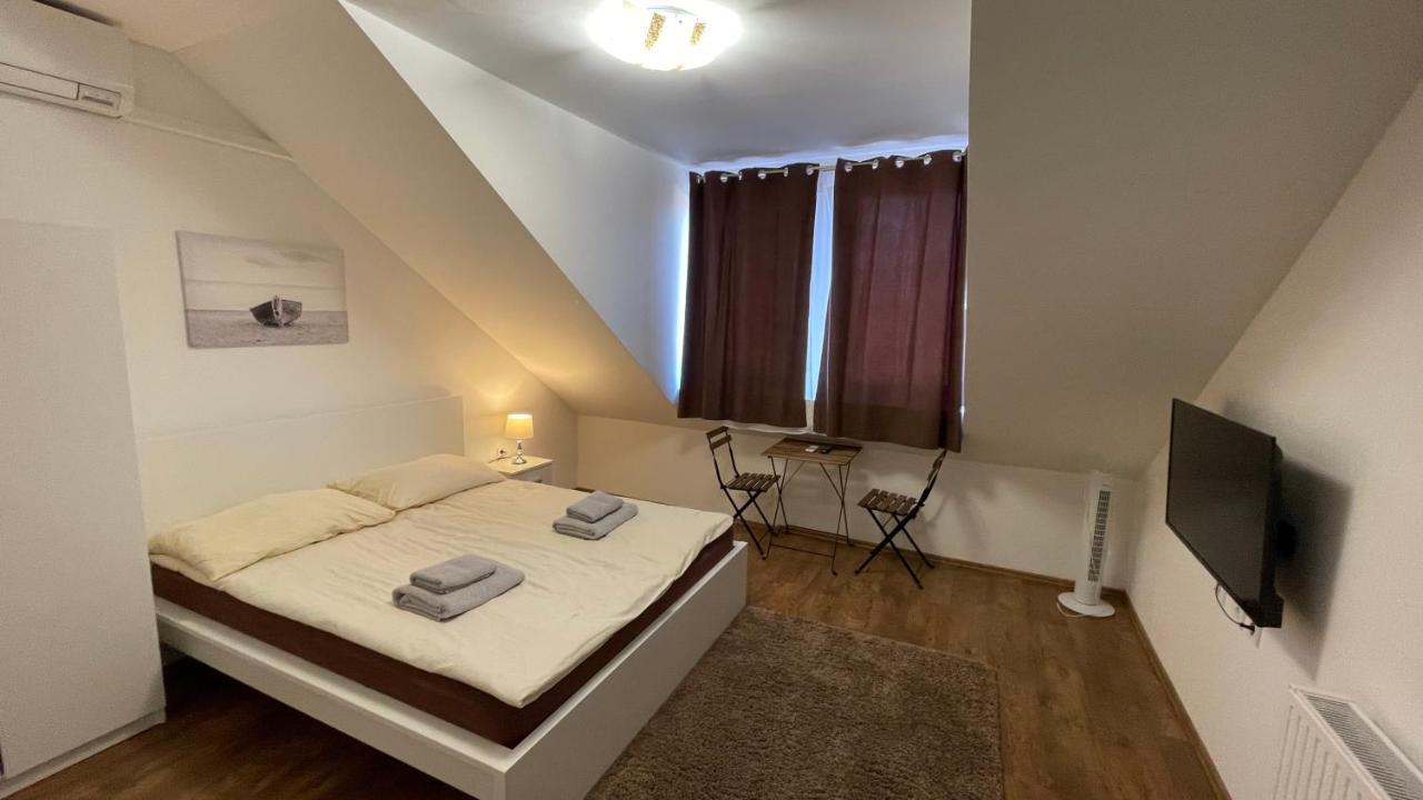 Balatonföldvár City Apartman מראה חיצוני תמונה
