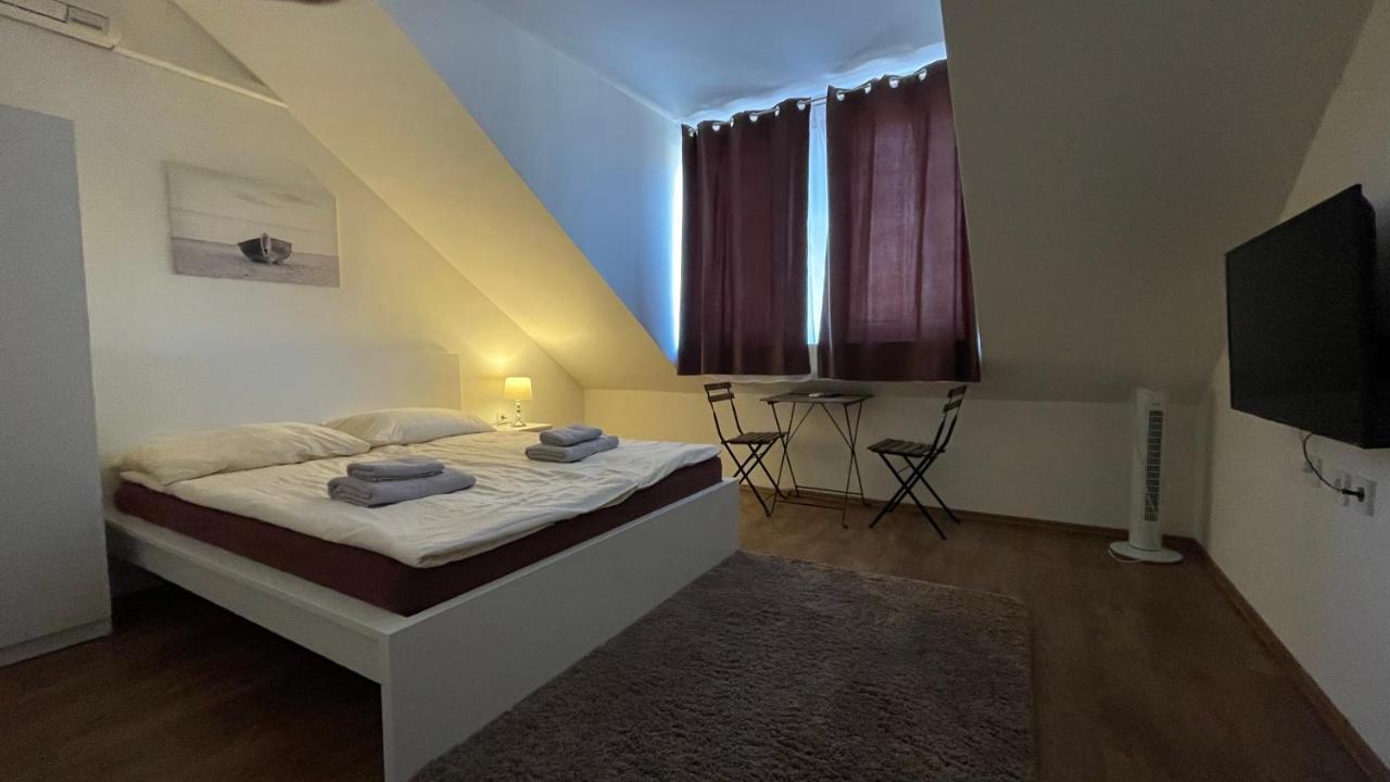 Balatonföldvár City Apartman מראה חיצוני תמונה