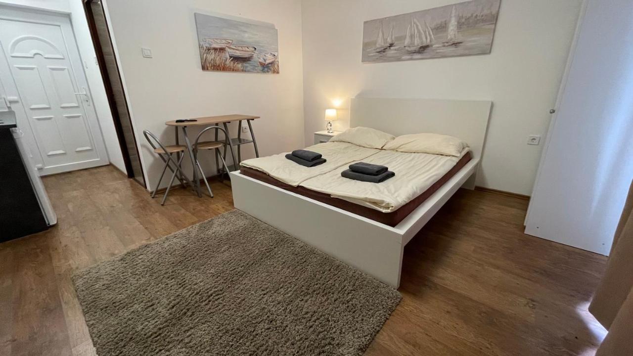 Balatonföldvár City Apartman מראה חיצוני תמונה