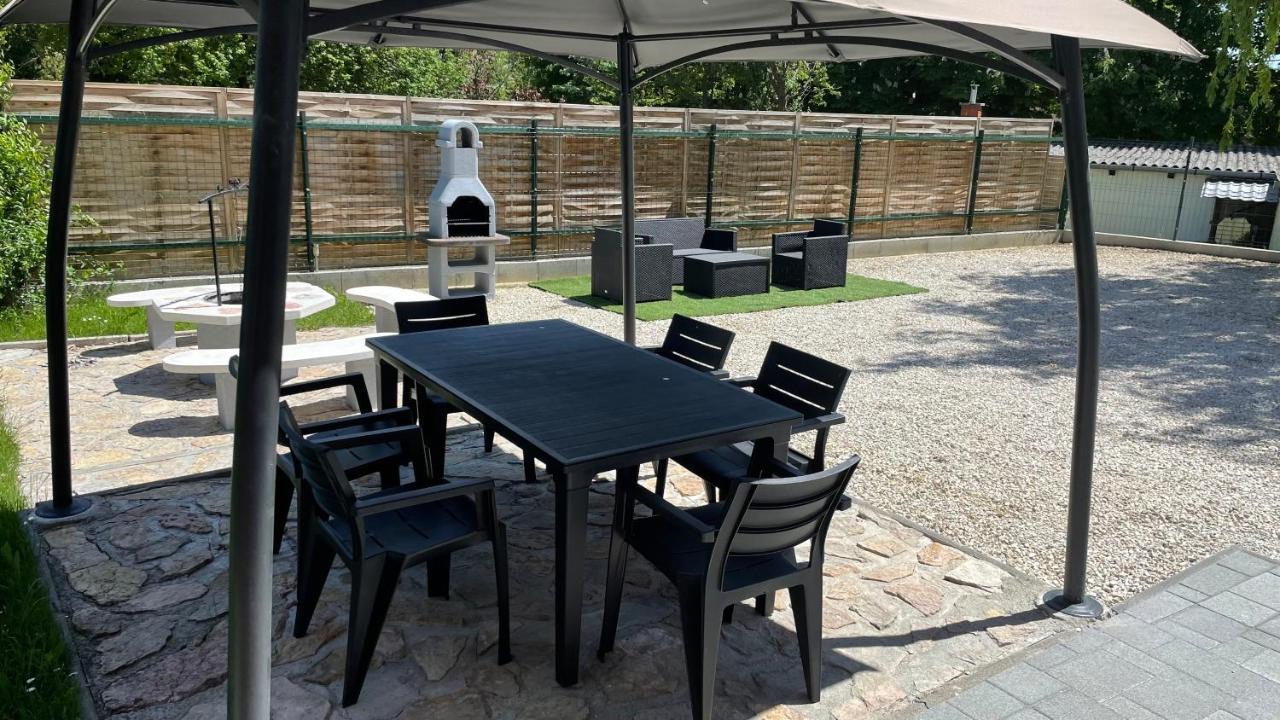 Balatonföldvár City Apartman מראה חיצוני תמונה
